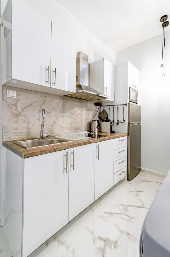 Lux Studio 11 With Yard In The Heart Of Athens Appartement Buitenkant foto